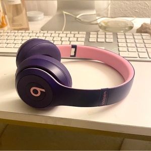 Wireless beats headphones purple-pink